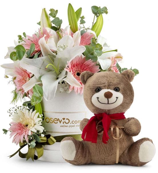 Kutuda Sevimli Ayıcık ve Kokulu Çiçekler