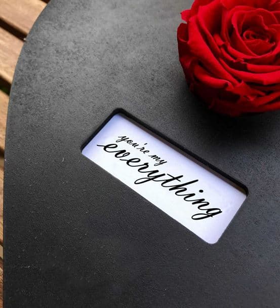 Yıldönümü Hediyesi Kutuda Kırmızı Solmayan Gül